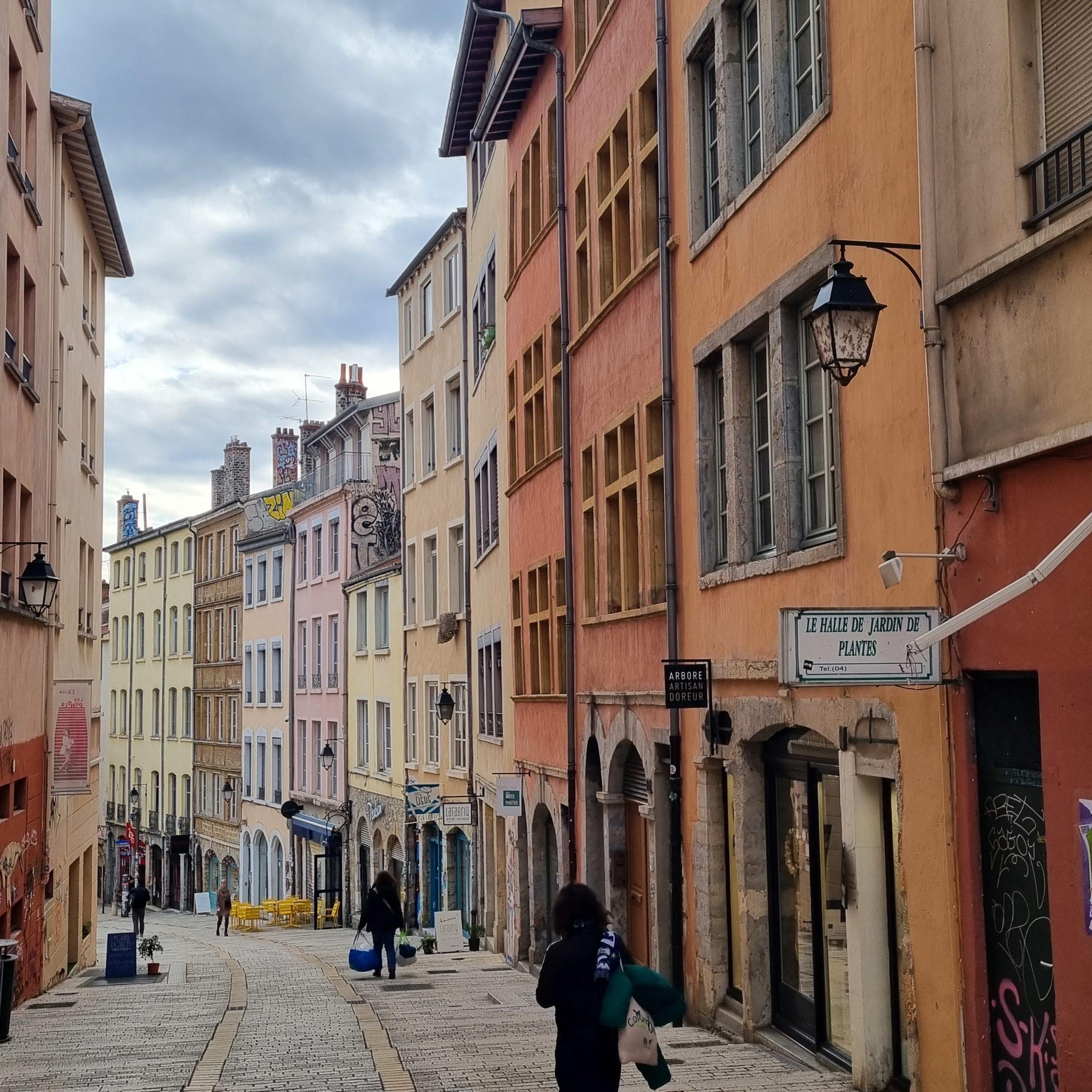 Lyonnais-style descent